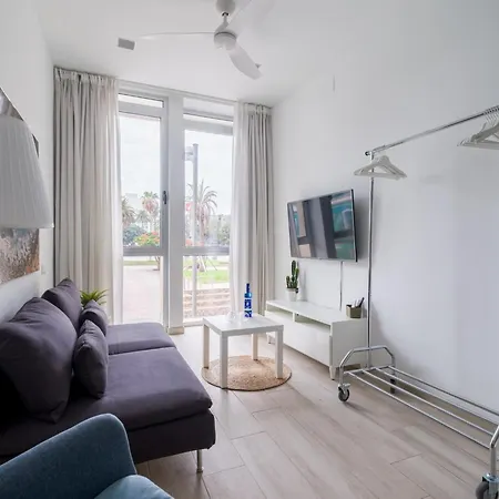 Beachside Comfort In Palmas Semesterbostad
